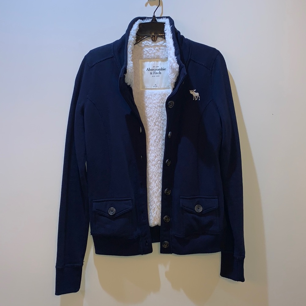 🌸ABERCROMBIE & FITCH sweater Sz M used only ones in excellent condition.